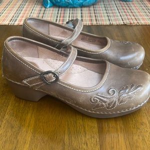 Dansko clogs size 38